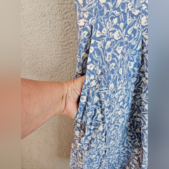 Chelsea 28 Womens Blue & White Floral Print Bailey Romper Sz 2XL Deep V-Neck - Picture 7 of 13